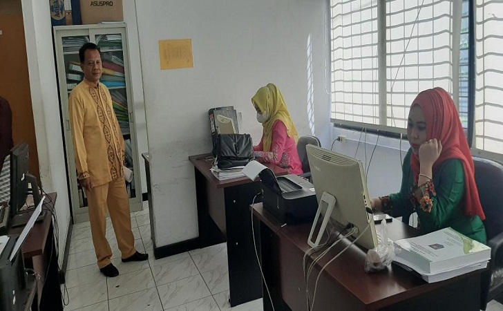 2Operator pelayanan adminduk online Dusdukcapil Kuansing