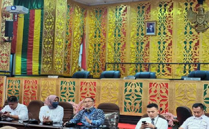 Adv-DPRD Pekanbaru