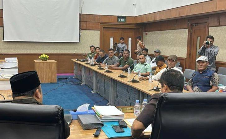 Audiensi-Bersama-DPRD-Pengusaha-Tanah-Timbun-Siap-Urus-Izin-dan-Bayar-Pajak.jpg