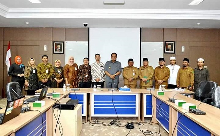 BUPATI Kampar Azis Zaenal foto bersama pimpinan BNI