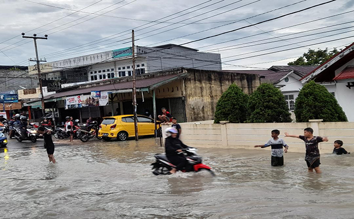 Banjir di Jalan Tengku Bey2