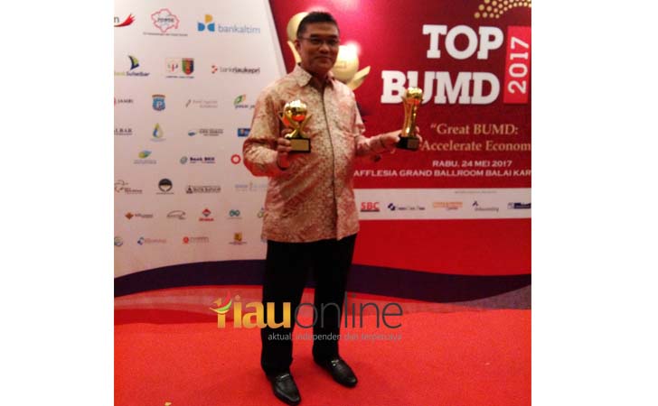 Bank Riau Kepri dan Dirut BRK Top BUMD 2017