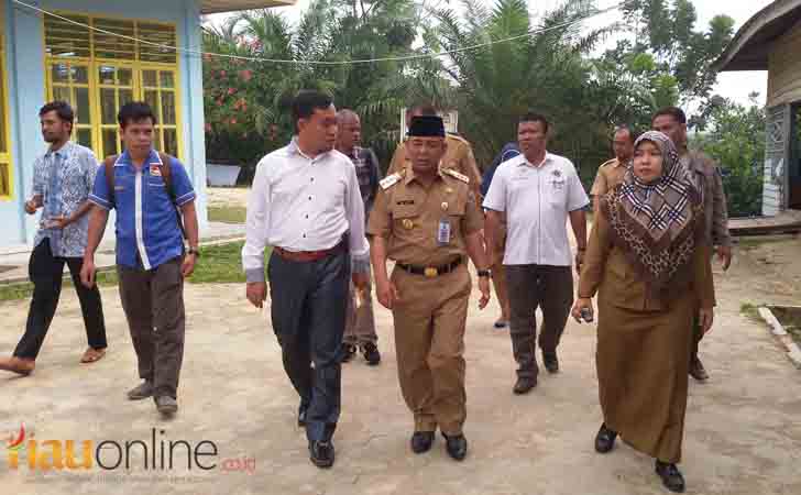 Bupati Pelalawan, HM Harris Tinjau Sekolah 