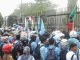 Unuk rasa mahasiswa Unri di depan gerbang Chevron