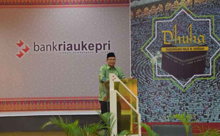 Direktur Operasional Bank Riau Kepri, Denny Mulya Akbar