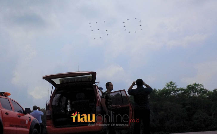 Flypast Pesawat Tempur F16 dan F15 