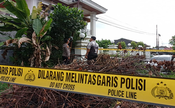 Garis Polisi6