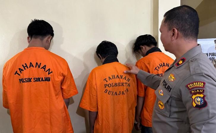 Gerebek-Rumah-Narkoba-Polsek-Sukajadi-Tangkap-Tiga-Tersangka.jpg