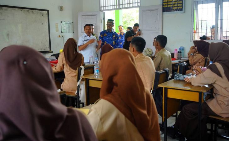 Gubernur Riau Tegaskan Komitmen Dukungan pada Program MBG di Sekolah 10