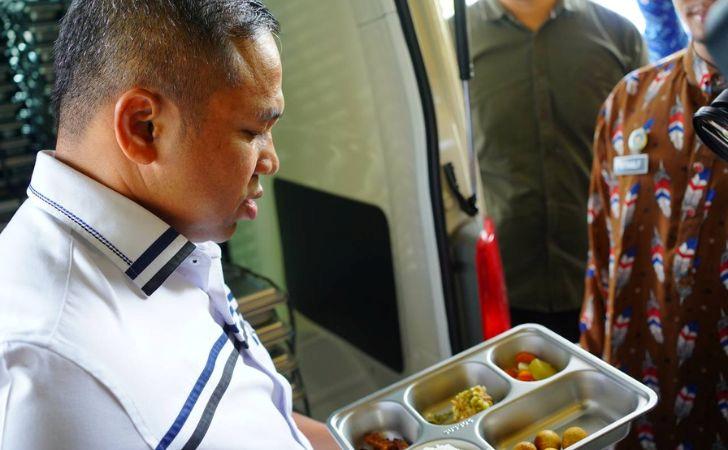 Gubernur Riau Tegaskan Komitmen Dukungan pada Program MBG di Sekolah 7