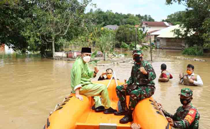 Gubernur Riau Tinjau Banjir