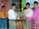 Gubernur Serahkan Piala Juara Umum MTQ Provinsi