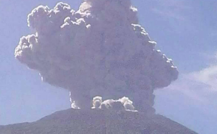 Gunung Marapi Meletus 