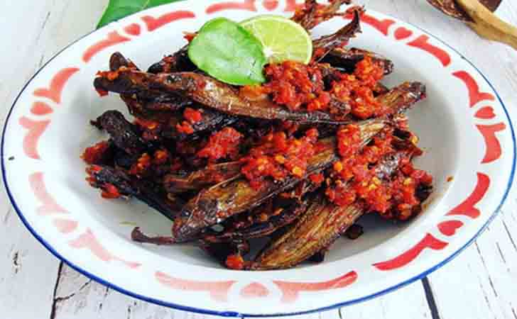 Ikan Selais Goreng Sambal Cabai Merah