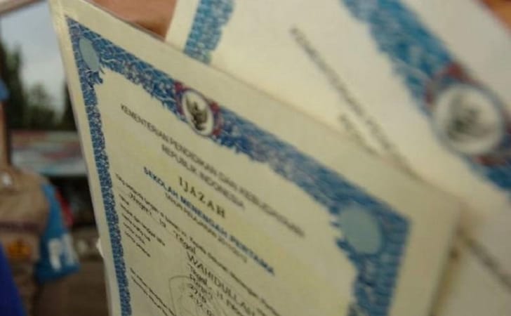 Ilustrasi-ijazah.jpg