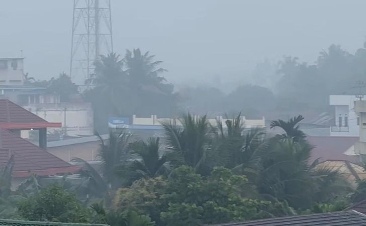 Kabut-asap-selimuti-sorek.jpg