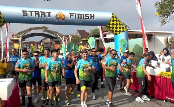 Kapolda-Riau-Irjen-Pol-Herry-Heryawan-fun-run.jpg