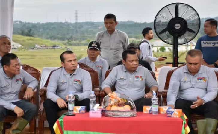 Ketua DPRD Pekanbaru tanam bibit