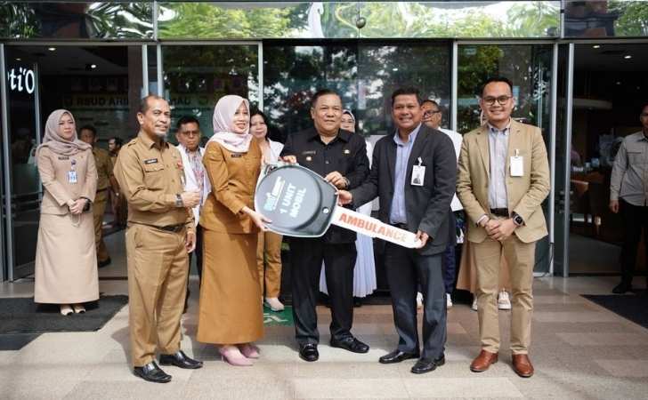 Kunjungi RSUD Achmad Riau, Plt Gubri Jenguk Pasien Kanker 7
