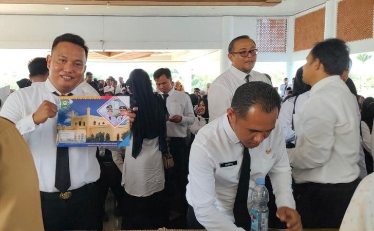 Lantik-667-CPNS-dan-PPPK-Bupati-Siak-Layani-Masyarakat-Sepenuh-Hati.jpg