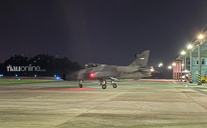 Latihan terbang malam tni au2