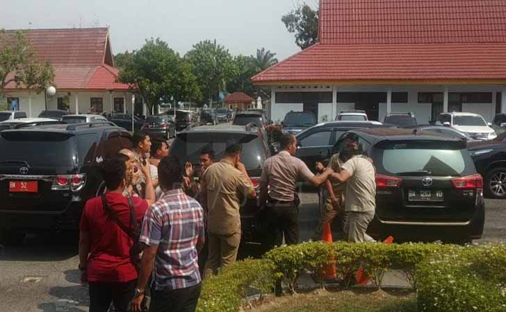 Mahasiswa Unri Dibawa ke Mapolda Riau