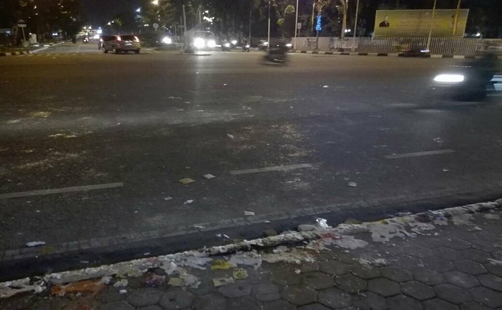 Pendukung Ahok Sisakan Kerak Lilin