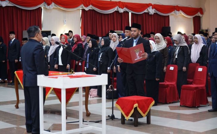 Plt gubri lantik pejabat3