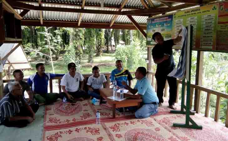Rapat Petani Kakao di Desa Pelambaian, Kampar, Riau