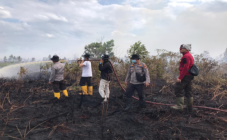 Relawan Pemadam Kebakaran Hutan dan Lahan  Universitas Lancang Kuning (Unilak)2