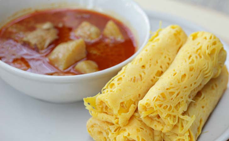 Roti Jala Kari Ayam Kampung