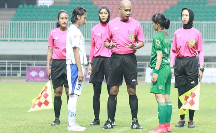 Sherly Wasit Perempuan Hijab Asal Riau