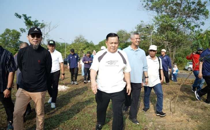 Stadion Utama Riau Bersolek, Plt Gubri Ingin Warga Nyaman dan Aman Saat Berolahraga 6