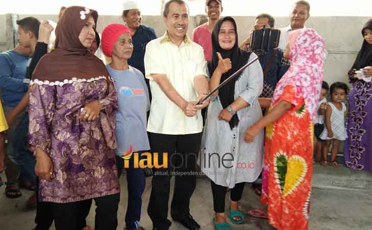 Bupati Siak Syamsuar Merakyat Bupati Siak, Berselfie Ria