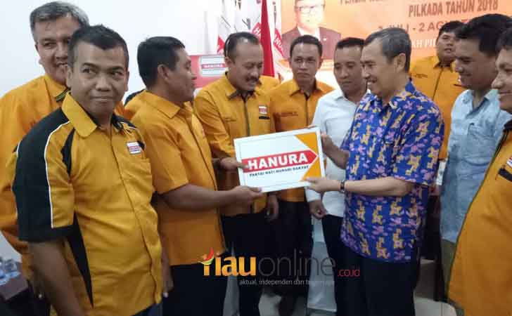 Syamsuar Kembalikan Formulir ke Anggota Hanura. 