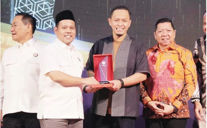 Wako raih penghargaan3