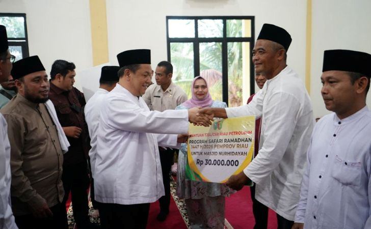 Warga Muara Basung Sambut Kehadiran Plt Gubernur Riau saat Safari Ramadan 6