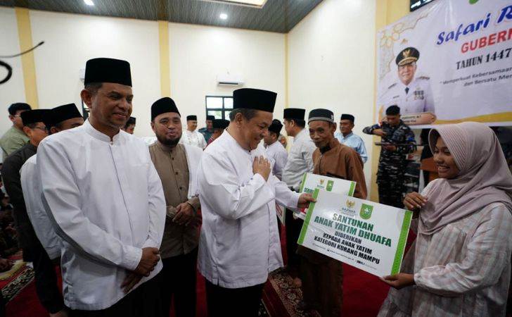 Warga Muara Basung Sambut Kehadiran Plt Gubernur Riau saat Safari Ramadan 7
