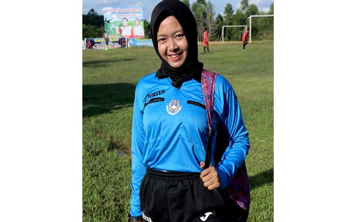 Wasit Perempuan Pertama Asal Riau