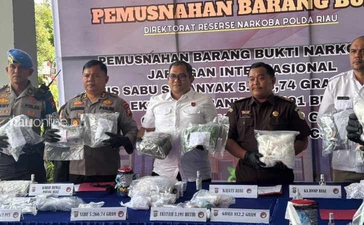 polda-riau-musnahkan-bb-narkoba.jpg