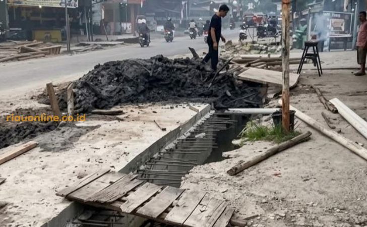 proyek-drainase-di-dharma-bakti.jpg