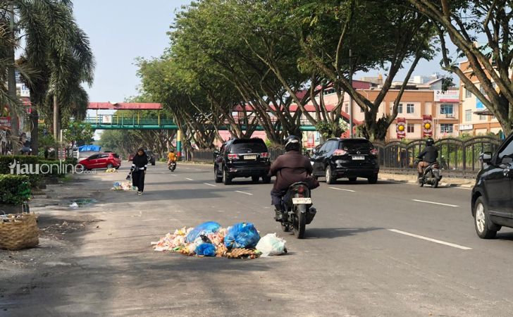 sampah pagi di pekanbaru2