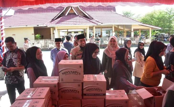 10-Ton-Beras-dan-250-Dus-Minyak-Disalurkan-lewat-GPM-Bengkalis.jpg