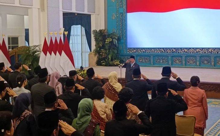 141-Tokoh-Terima-Tanda-Kehormatan-Beberapa-di-Antaranya-Menteri-dan-Wamen.jpg