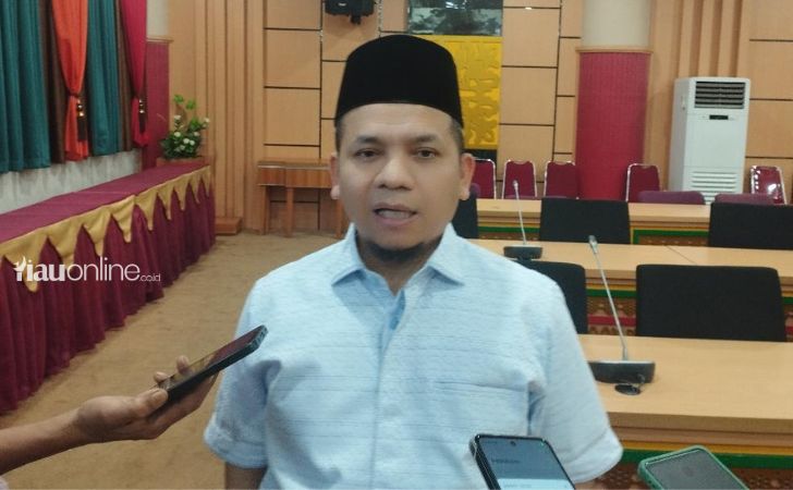 1Wakil-Ketua-DPRD-Provinsi-Riau-Ahmad-Tarmizi.jpg