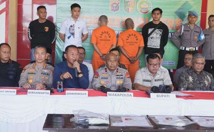 24-Rakit-PETI-Dimusnahkan-pada-Operasi-Penertiban-Tambangan-Ilegal-Kuansing.jpg