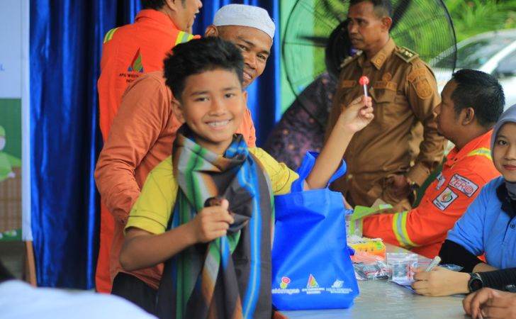 28-Anak-Ikuti-Khitanan-Massal-APGWI-di-Pendalian-IV-Koto.jpg