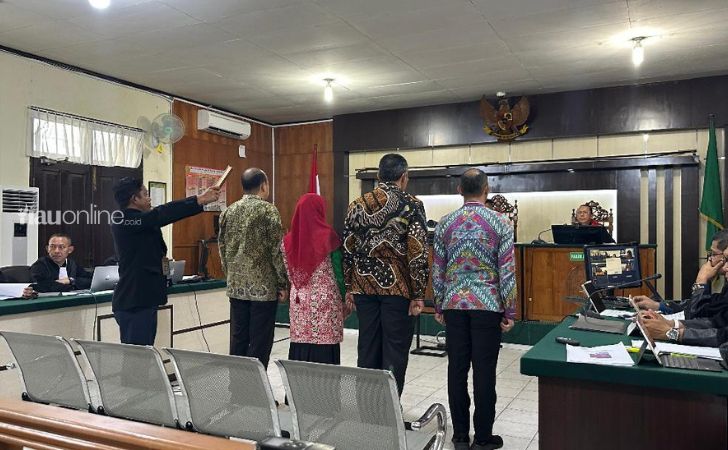 4-saksi-sidang-risnandar-mahiwa.jpg