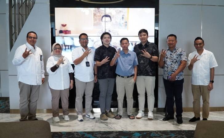 80-Tahun-Melayani-Sepenuh-Hati-BNI-Wilayah-02-Dengarkan-Nasabah.jpg