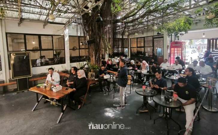 AMSI-Diskusi-Santai-Soal-Serapan-Naker-di-Industri-Kehutanan-Bersama-APHI-Riau.jpg